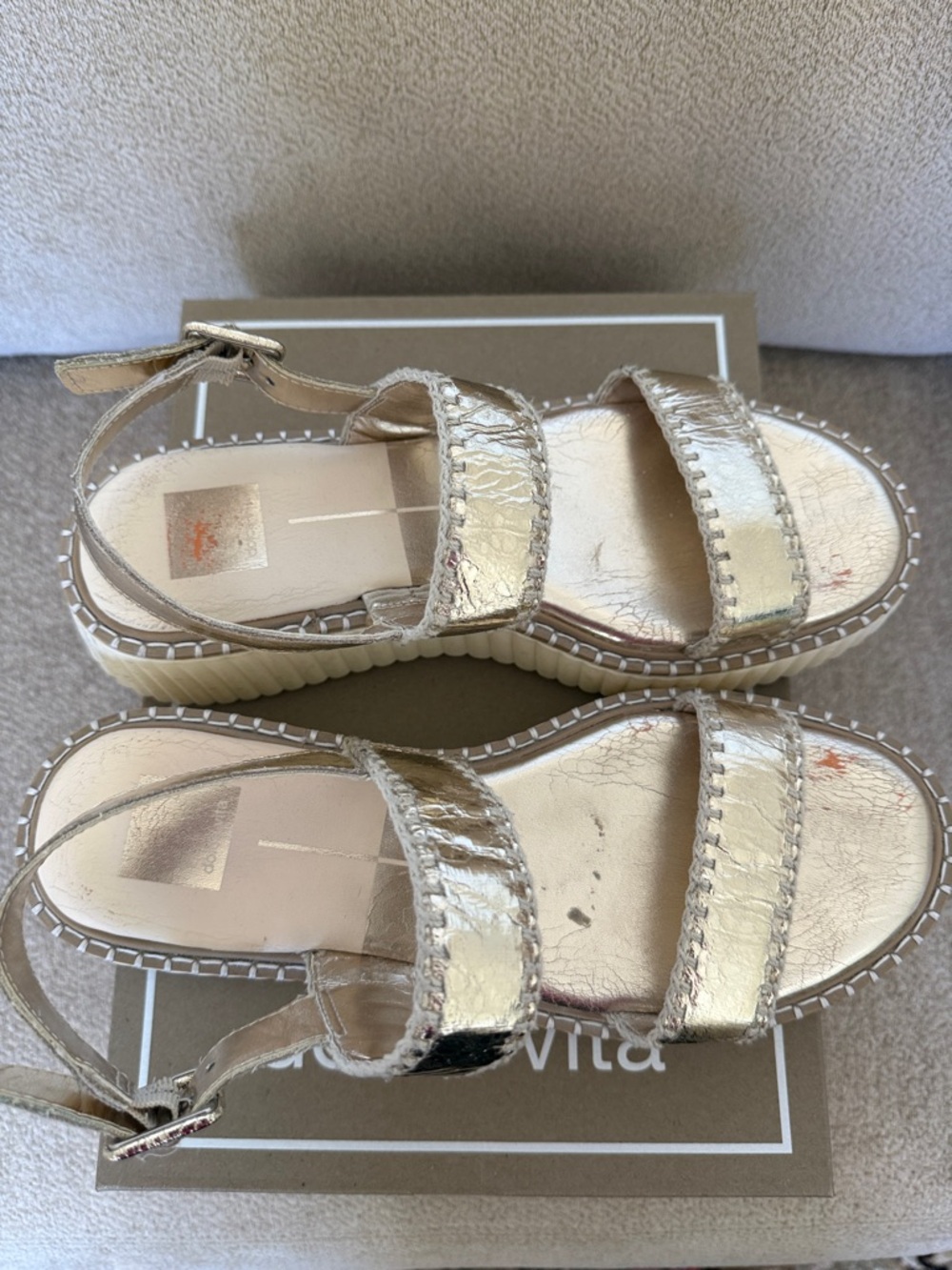 Dolce Vita Drake Platinum Stella Metallic Platform Strap Sandals, Size 10 - Picture 3 of 6